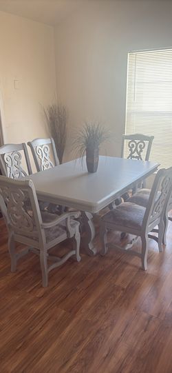 Table 6 chairs