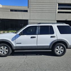 2006 Ford Explorer $2300