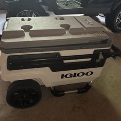Igloo Cooler  With Wheels