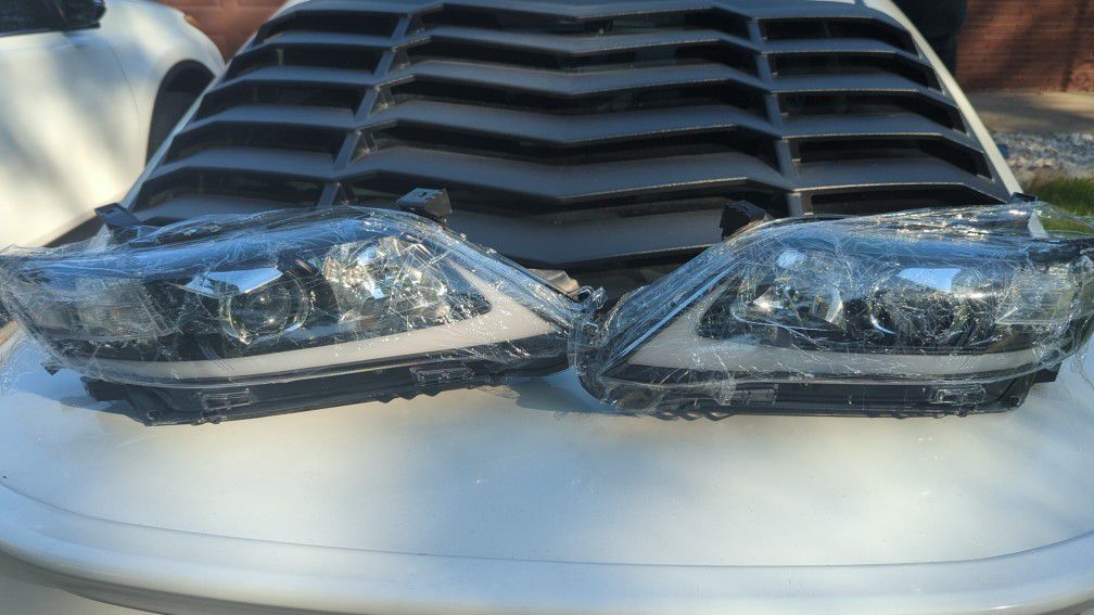 Toyota Camry 10-11  Lexus Style Headlights