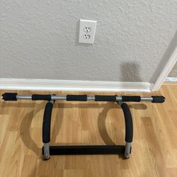 Pull Up Door Bar
