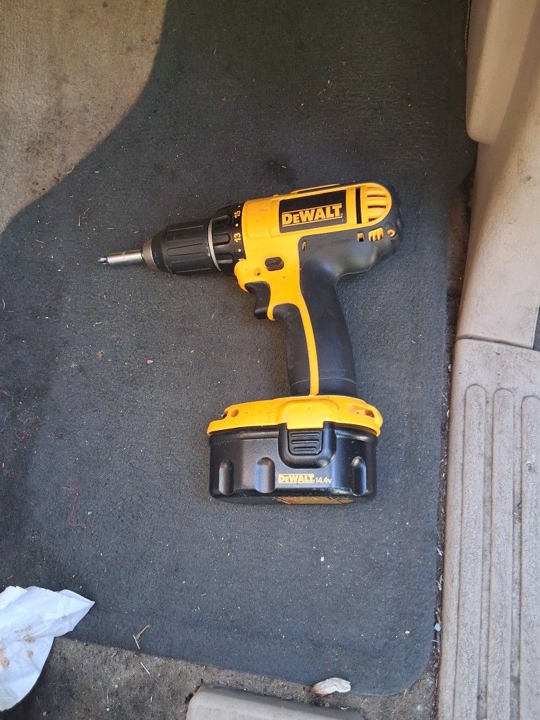 DeWALT Power Drill