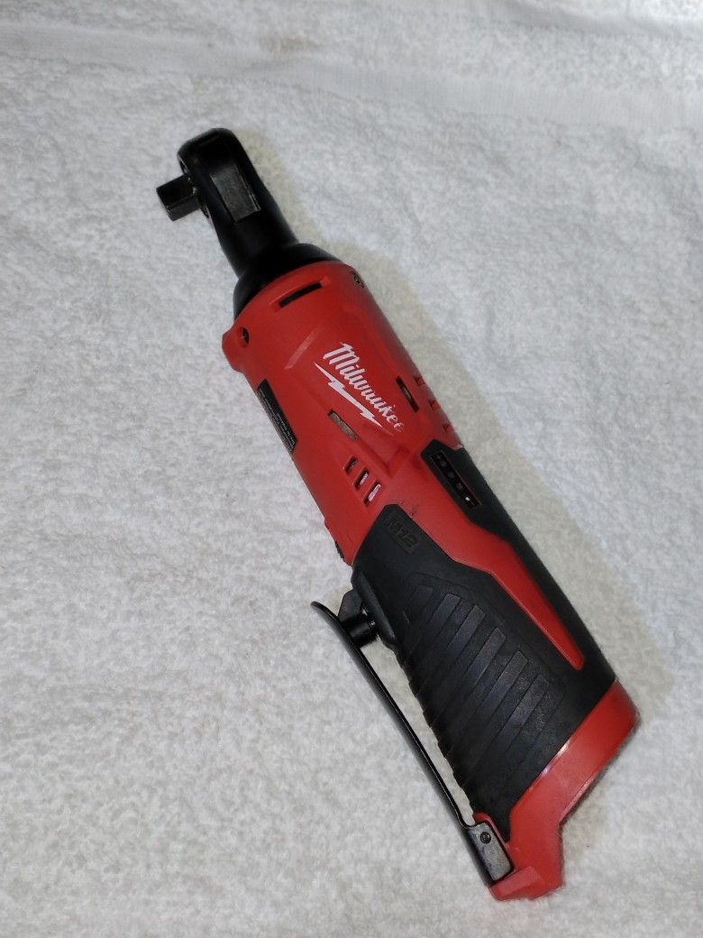 Milwaukee M12 3/8"Cordless Ratchhet