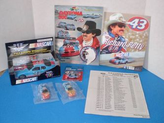 Vintage Richard PETTY NASCAR 43 Fan Set Cars PEZ Dayton 500 Boo