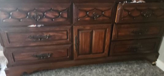 Dresser