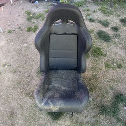 Bucket seat