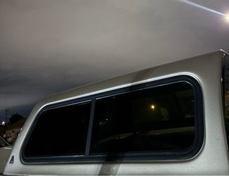 5ft Tacoma camper shell
