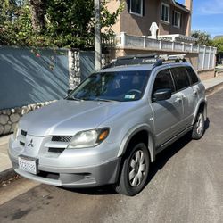 2003 Mitsubishi Outlander SUV – Fresh Passed Smog – Runs Great, Cold A/C, Clean Title