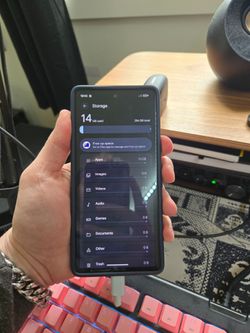 Pixel 7 256gb ready to setup, comes with accessories