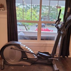 Smooth Fitness Elliptical 