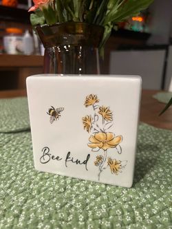 Bee Kind Tabletop Decor