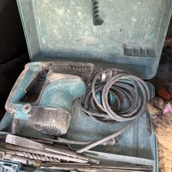 makita hr2811f Rotating Hammer Drill