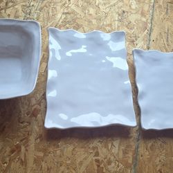 NWT 3 X Ruffle White Melamine Serving Platters 
& Serving Bowl Restaurant Grade