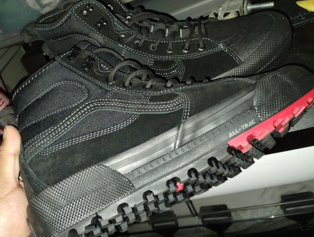 VANS GORE-TEX Sk8 Hi
Sk8-Hi Waterproof Insulated Shoe