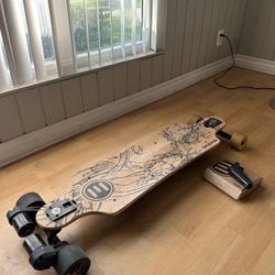 Evolve GT Bamboo Street Electric Skateboard