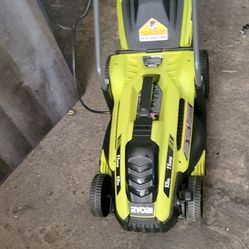 Podadora Rioby  Electrica Con Cable  13 Inch