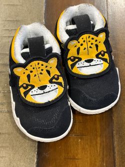 Nike Kyrie 4 Little Big Cat Toddler size 6C