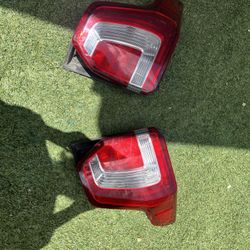 2016-2019 Ford Explorer OEM Tail Lights