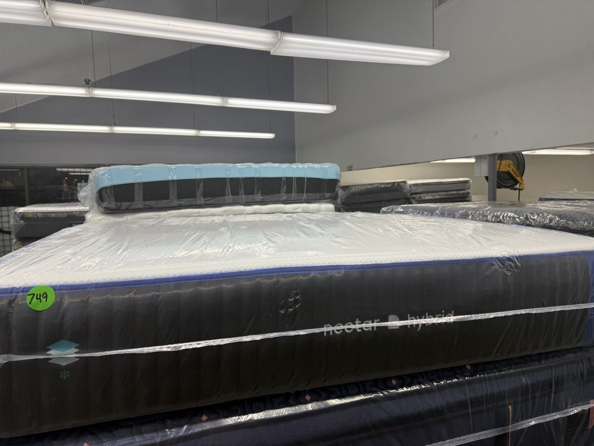 KING SIZE NECTAR HYBRID MATTRESS & BOX SPRINGS BED SET