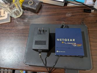 Netgear 4-Port Vintage Ethernet Hub EN104TP with Power Adapter