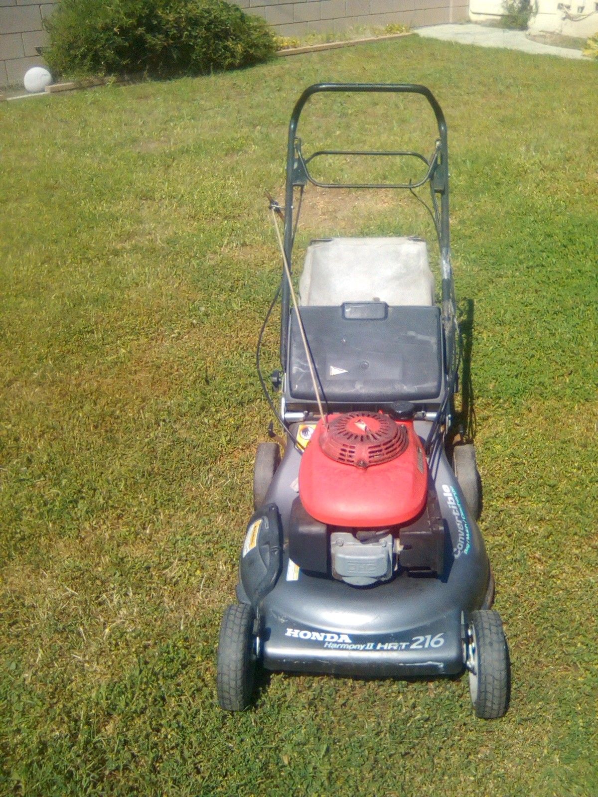 Honda Harmony hrt 216 selfpropelled lawn mower 200 for Sale in West