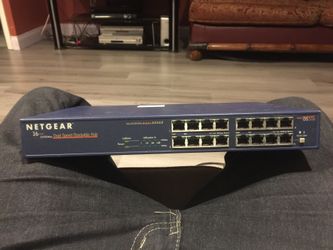 Netgear Hub 16 port model DS516
