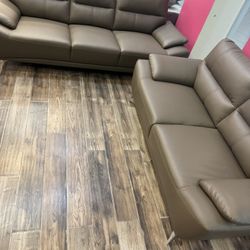 Valencia 2 Piece Living Room $699