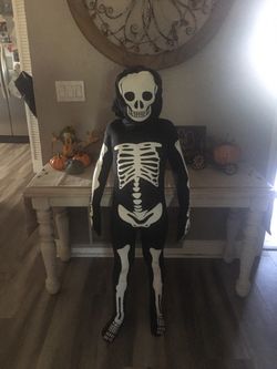 Halloween Skelton costume boys 6/7