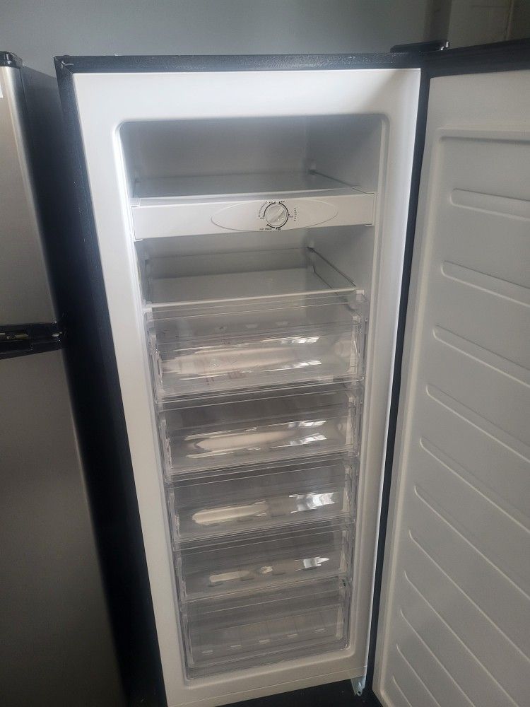Freezer & Refrigerator Sale
Frigidaire 7.0 Cu. Ft. Refrigerator/Freezer