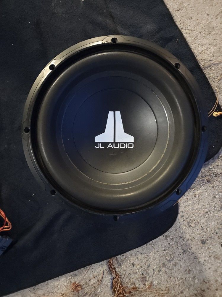 10" JL Audio W0v2 Sub