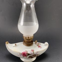 VTG. MINIATURE ALADDIN STYLE DESIGN MOSS ROSE OIL LAMP WITH GLOBE —JAPAN -Touched Up Chip On Left Side