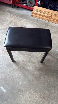 Piano bench