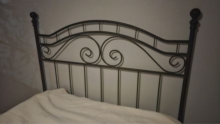 Queen, metal bed frame