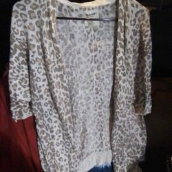Old Navy Leopard Print Short Sleeve Cardigan - Size M - Never Worn