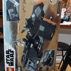 LEGO Star Wars Knights of Ren Transport Ship (Set 75284). 