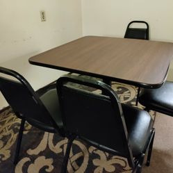 Dining Table With Four Leather Chair S