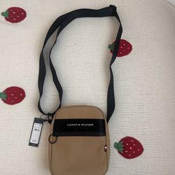 Tommy Hilfiger Crossbody Bag