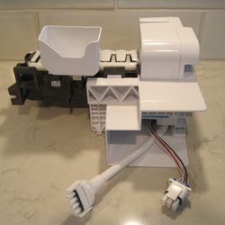GE WR30X28682 Refrigerator Ice Maker