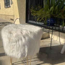 In Good Condition Faux Fur Ottoman Chair 