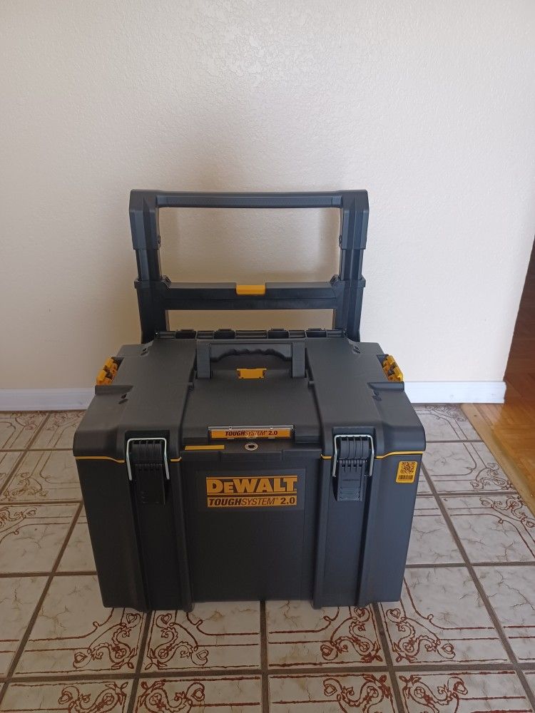 New DeWalt TOUGHSYSTEM 2.0 24 in. Modular Tool Box
