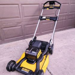 DeWALT 20V XR Push Lawn Mower (NO BAG)