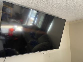 75inch Roku Tv With Stand And Remote.