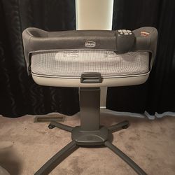 Chicco Beside Bassinet