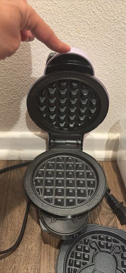 Dash multi plate mini waffle maker