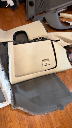 2025 Cadillac XT5 interior trim Make Offer