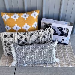 BOHO Throw Pillows with Coordianting Bath Set