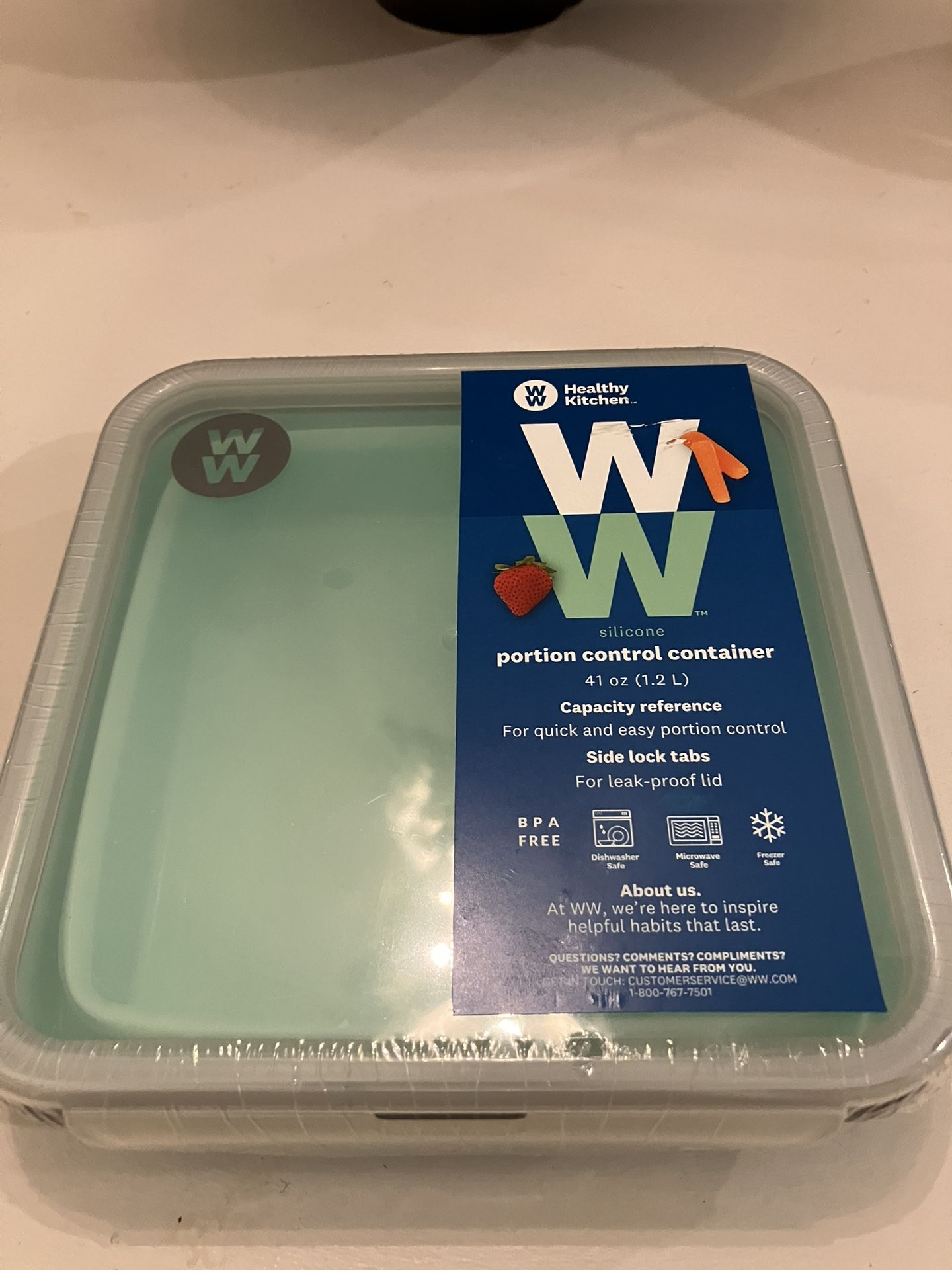 Weight Watchers Portion Control Container 5 Cups -41 Oz Collapsible Silicone Side Lock Tabs BPA Free New