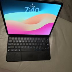Apple Ipad Pro 12.9 WiFi And Cell With Keyboard