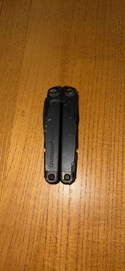 Letherman Surge Multitool