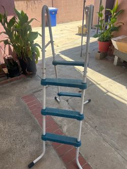 Index 42in pool ladder